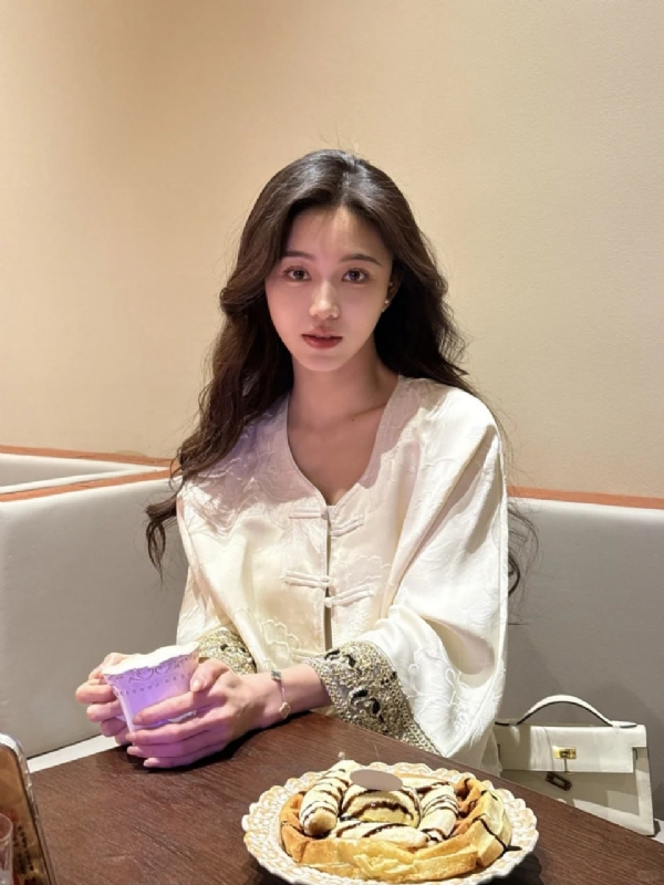 Anna的第一张照片--女同性恋服务网
