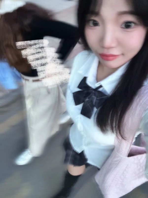 台灣小姐伊洛的第一张照片--女同性恋服务网